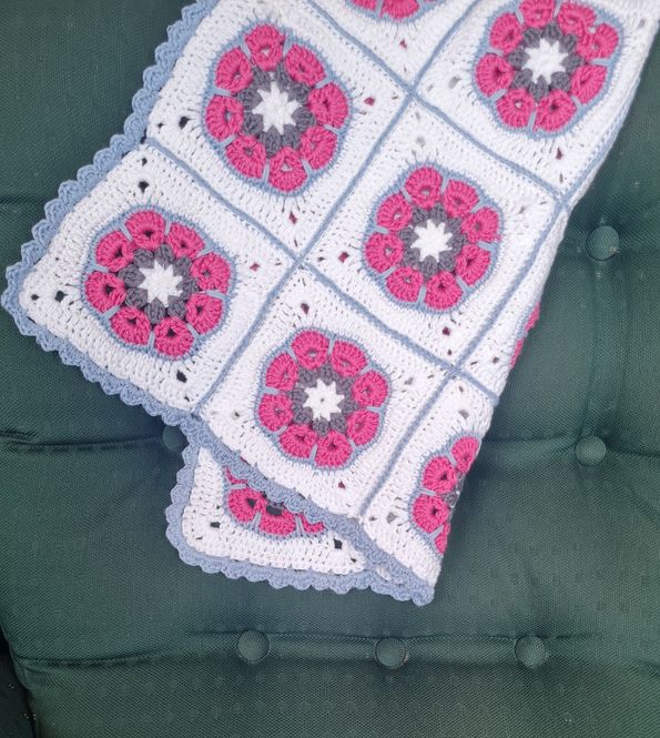 Hovedbilde Babyteppe / vognteppe Håndheklet str 55 X 70 cm